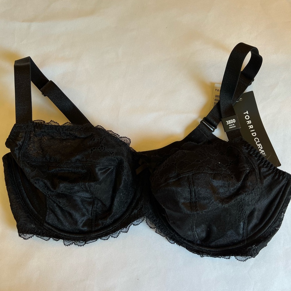 NWT Torrid 38DD Unlined Underwire Lacey Bra